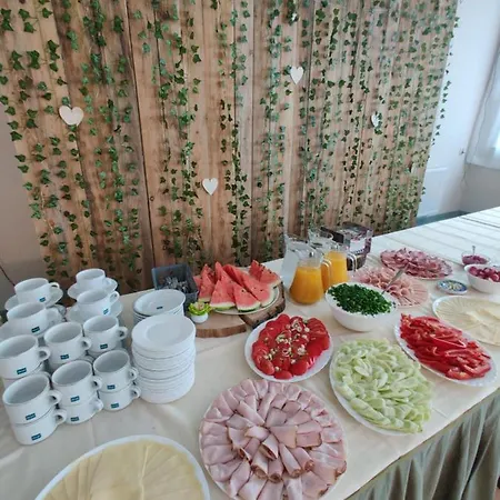 Osrodek Lesny Rajsko W Zapuscie Zapusta