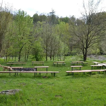 Osrodek Lesny Rajsko W Zapuscie Zapusta